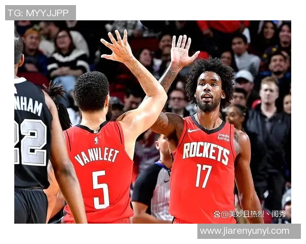 塔里·伊森场边趣事:火箭对决太阳赛场意外插曲